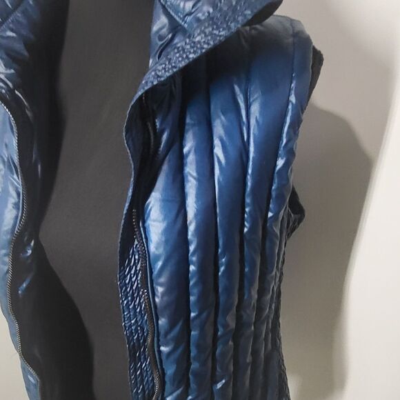 Calvin Klein Women's Blue Quilted Vest - Picture 8 of 14